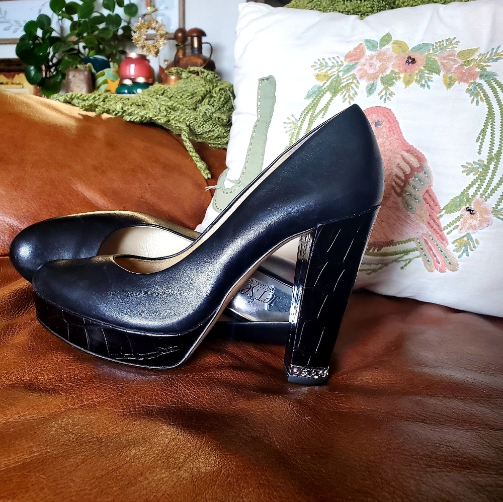 Michael Kors Sabrina Leather Platform Heels- Black size 7M